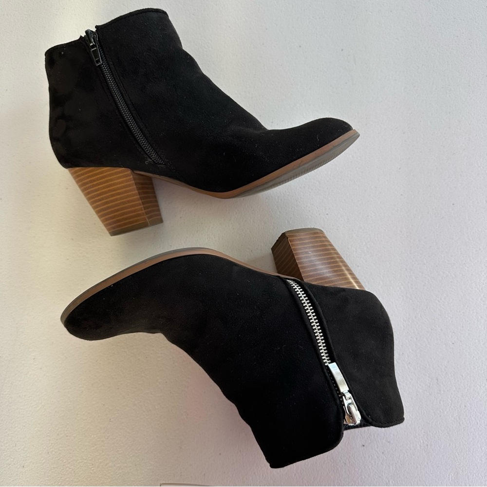 Style & Co. women’s black suede heeled boots size 7.5 M